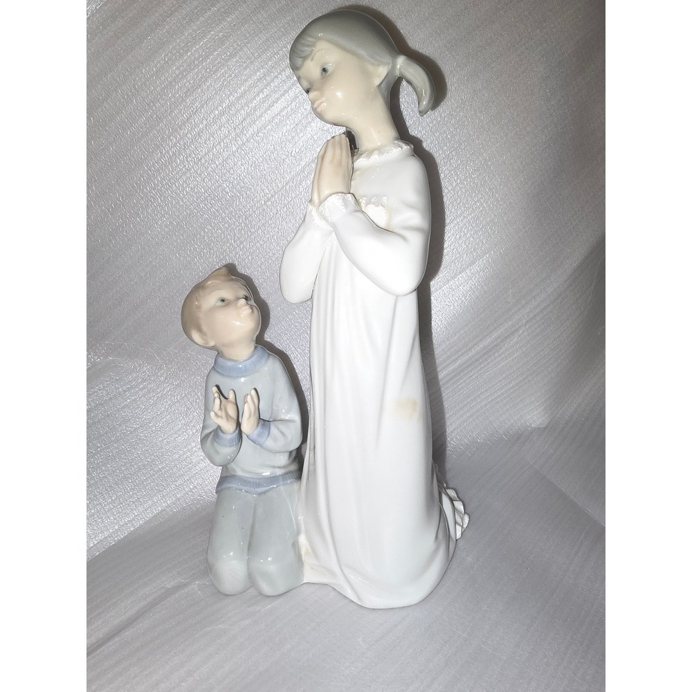 LLADRO Figurine Girl and Boy Praying Spanish Porcelain Religious Decor- Retired